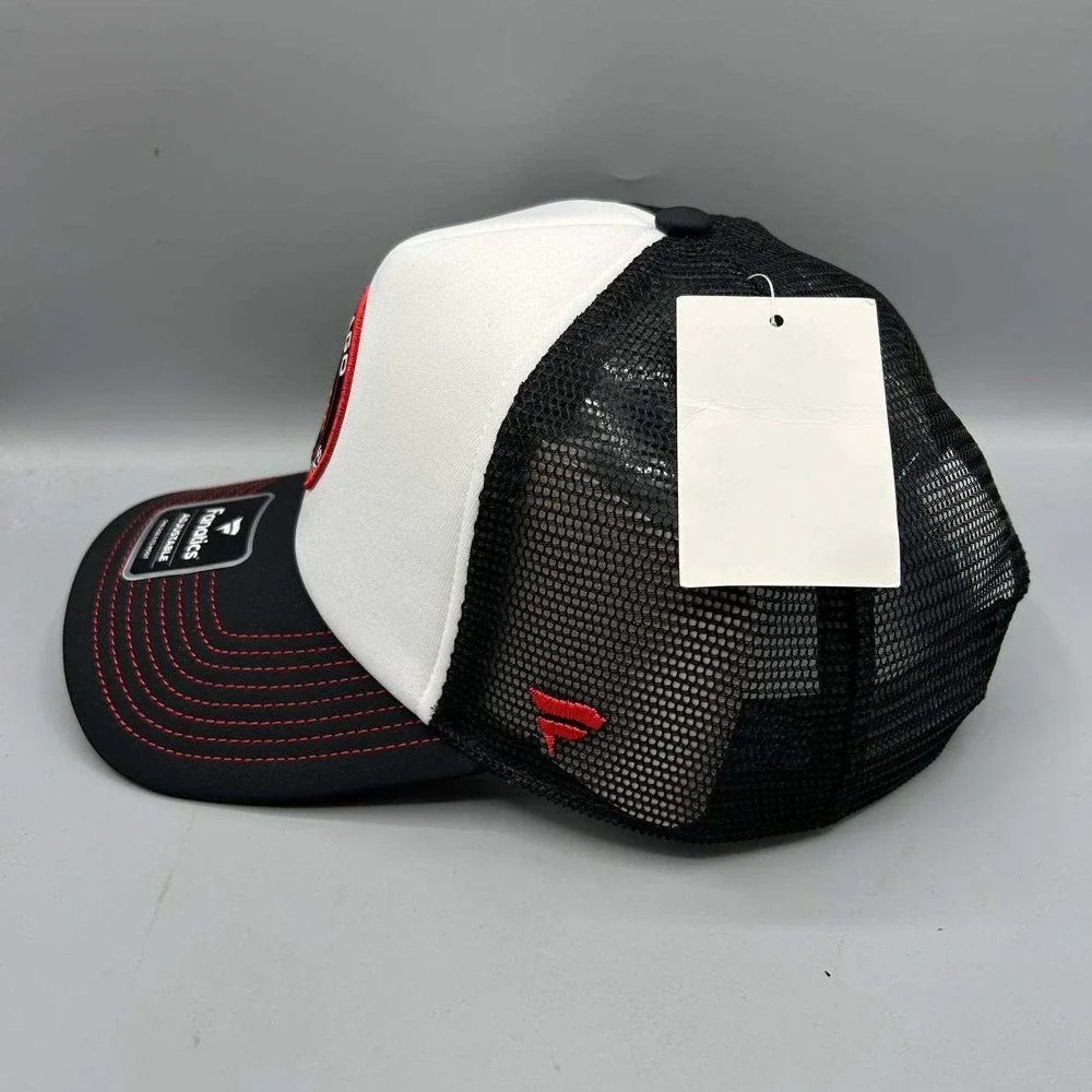 Chicago Blackhawks Trucker Hat Men White Black NHL Fanatics Snap Back Cap New